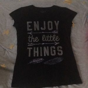 I am selling this shirt .